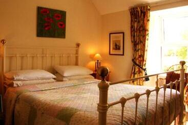 Bed and Breakfast Druid Cottage