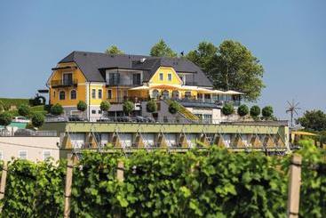 Otel Weinrefugium Brolli