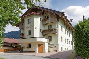 Otel Haus Tirol