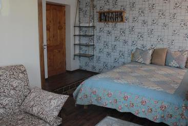 Bed & Breakfast Riverside Karakol