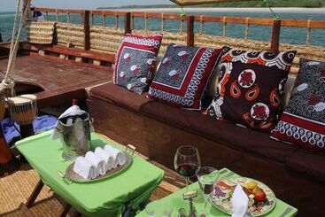 هتل The Red Pepper House