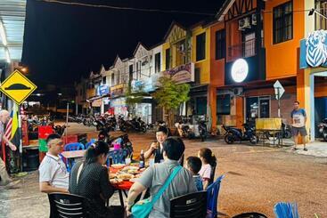 Shoplot Hostel Pangkor