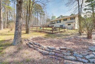 کلبه Charming Fairfield Bay Home On Golf Course