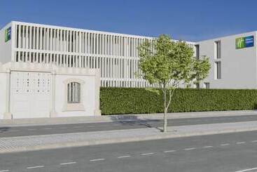 هتل Holiday Inn Express Evora, An Ihg