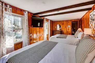 Mökkimajoitus Inviting Alton Bay Home Near Lake Winnipesaukee!