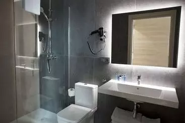 هتل آپارتمان Prisma Suites