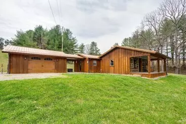 Dom wiejski Jackson County Cabin W/ Fire Pits & Atv Trails!
