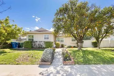 コテージ Newly Furnished Valley Home | Reseda Retreat