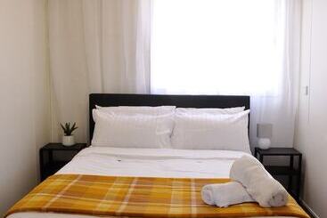 بيت ريفى Wilga Farm Stay   Shearer S Shacks   Single