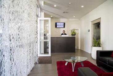 호텔 Quest Henderson Serviced Apartments