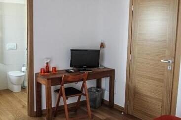 تختخواب و صبحانه Al Sa Di Te