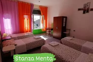 Perla Del Levante Hostel