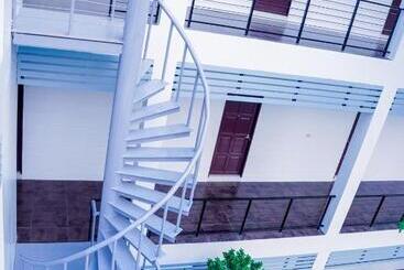 Hotelli โรงแรม ปารวี บูทีค เชียงราย