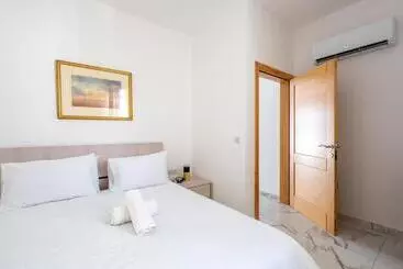 Lägenhetshotell Msida Central Suites