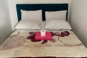 پانسیون Ludinz Guest House & Self Catering