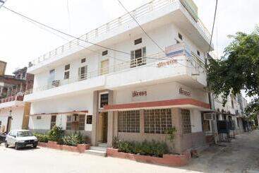Hotell Homestay Urmil Basant