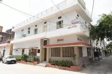 Hotel Homestay Urmil Basant