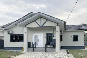 Hotel Oyo 90965 Lakut Valley Homestay