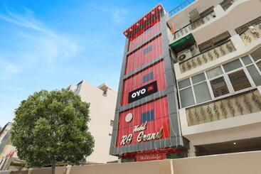 Oyo Flagship Hotel R G Grand