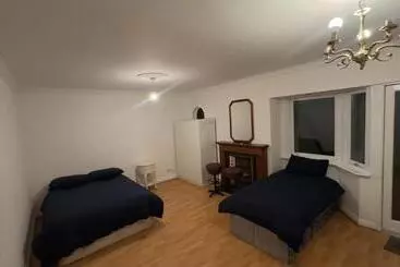 پانسیون Huge Family Room Clontarf House 4