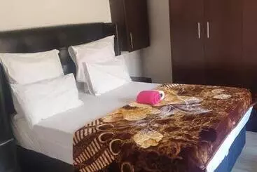 ペンション Ludinz Guest House