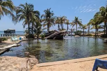 پانسیون Rorys Beach Bar