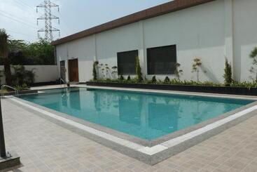 Otel Crown Park Luxury