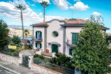Aamiaismajoitus (B&B) Villa Laura