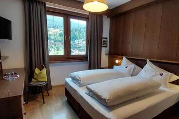 هتل Garni Panoramik