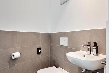 בית מלון כפרי Haller Suites & Restaurant