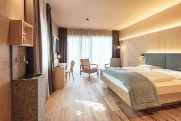 Hotelli Tirolerhof