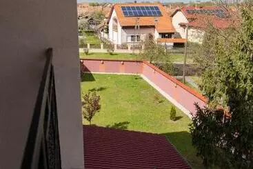 ペンション Farkas Villa