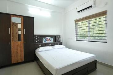 Pensió Medi Home Group