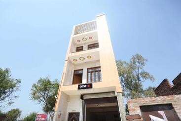 Oyo Flagship Hotel Royal Palace