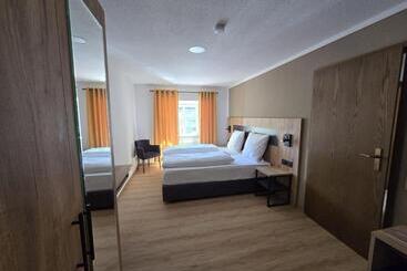 Hospedaria Landgasthof Kreuz Mit Gästehaus