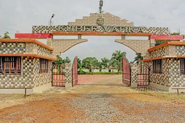 Oyo Hotel Kubervatika