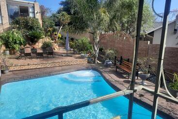 Aviators Retreat B&b