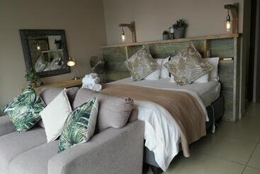 Bed & Breakfast Lavandula Manor Self Catering