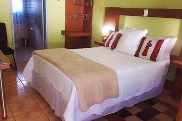 Bed and Breakfast Nyati Lodges