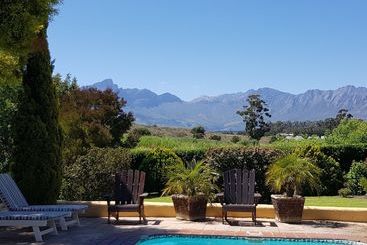 مبيت وإفطار Villa Tarentaal