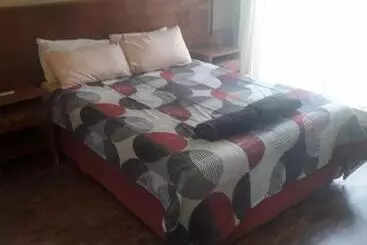 Bed and Breakfast Bedrock Guesthouse