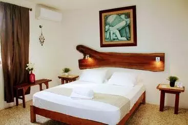 Herberge Hostal & Suites Pata De Perro