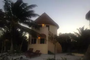 リゾートホテル Balamku Inn On The Beach