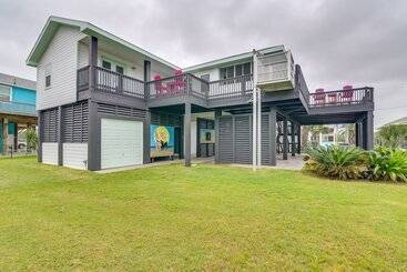 Casa Rural Lovely Crystal Beach House W/ Deck: Walk To Ocean!