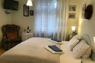 Aamiaismajoitus (B&B) Villa Adam