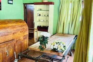 בית מלון כפרי Jc S Village