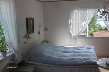Mälby Säteri B&b