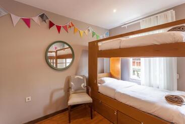 تختخواب و صبحانه Being Porto Hostel