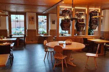 בית מלון כפרי Gasthof Hirschen In Wilderswil