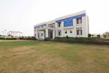 Hotel Oyo Diamond Resort